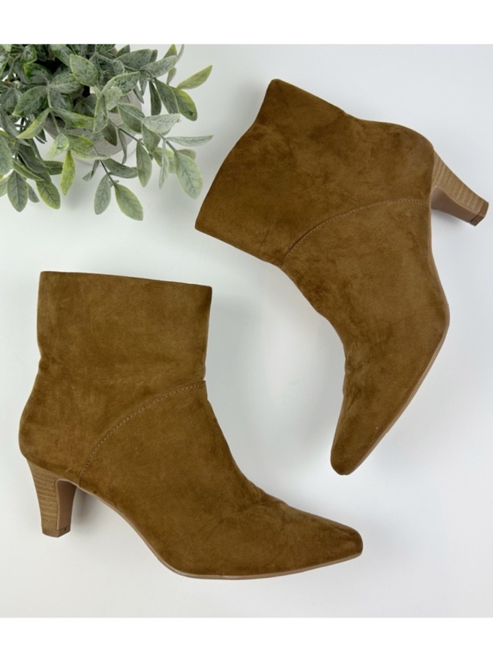 Universal Thread Frances Bootie Women's Size 7.5 Brown Faux Suede